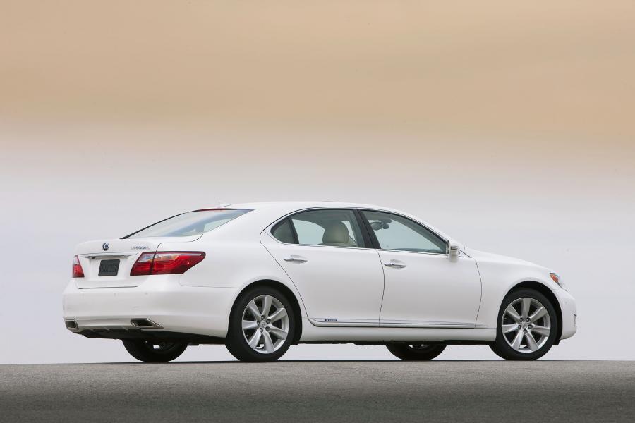  Lexus LS600h L 2010 года  (фото 7 из 22)